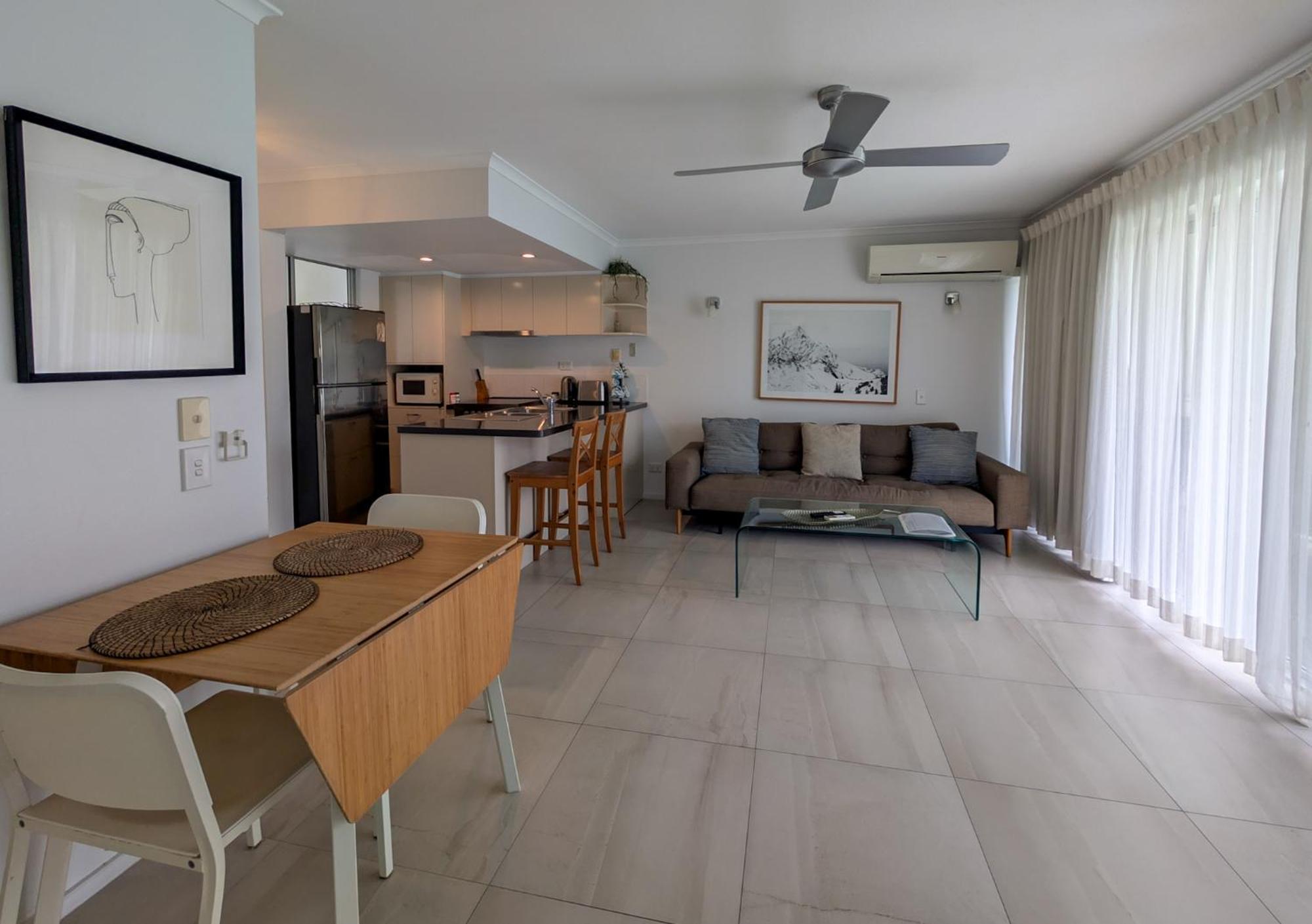 Noosa Parade Holiday Inn Bagian luar foto